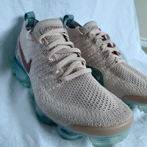 Nike Air Vapormax flyknit 2 pink running shoes
